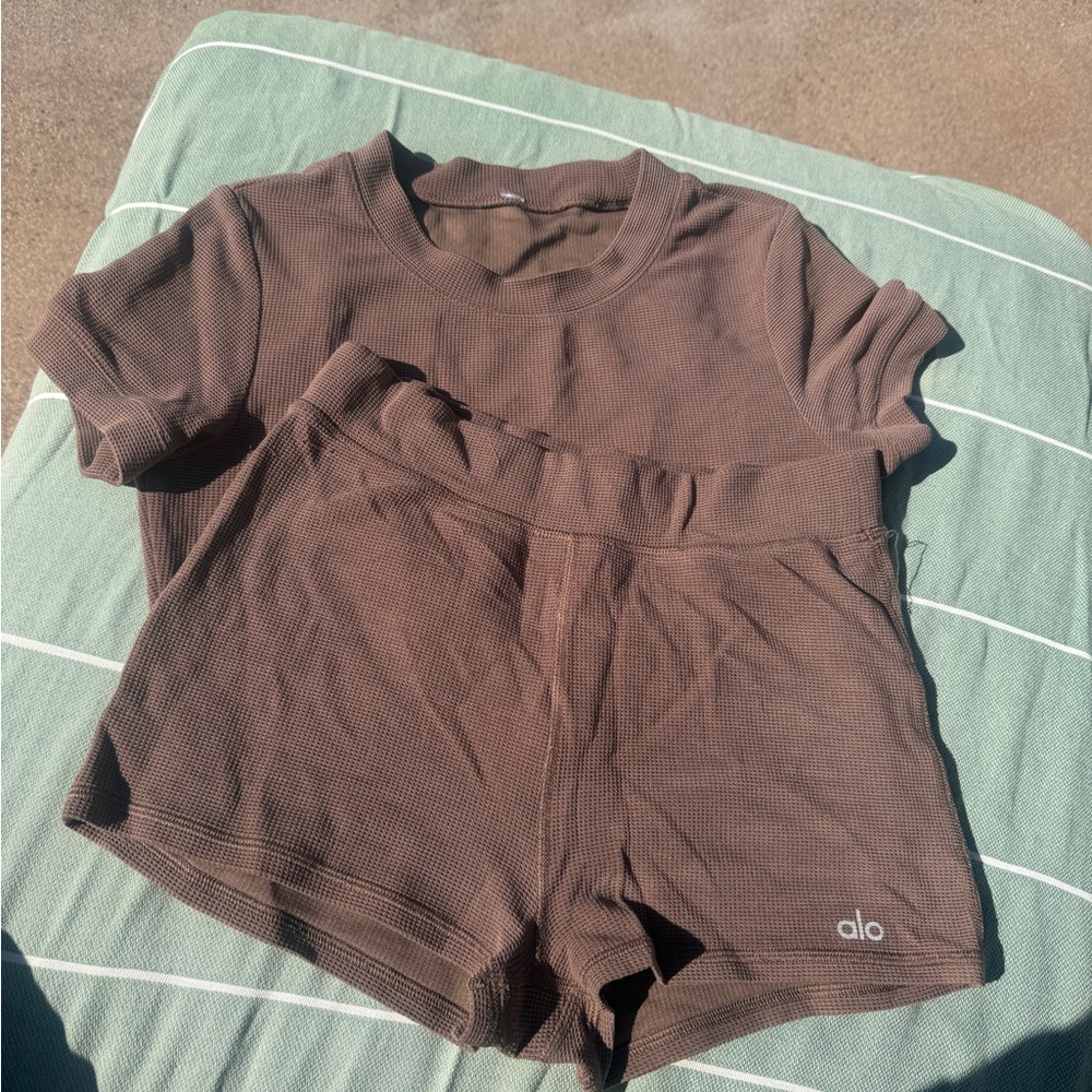Alo Brown Short Sleeve Top and Shorts Set